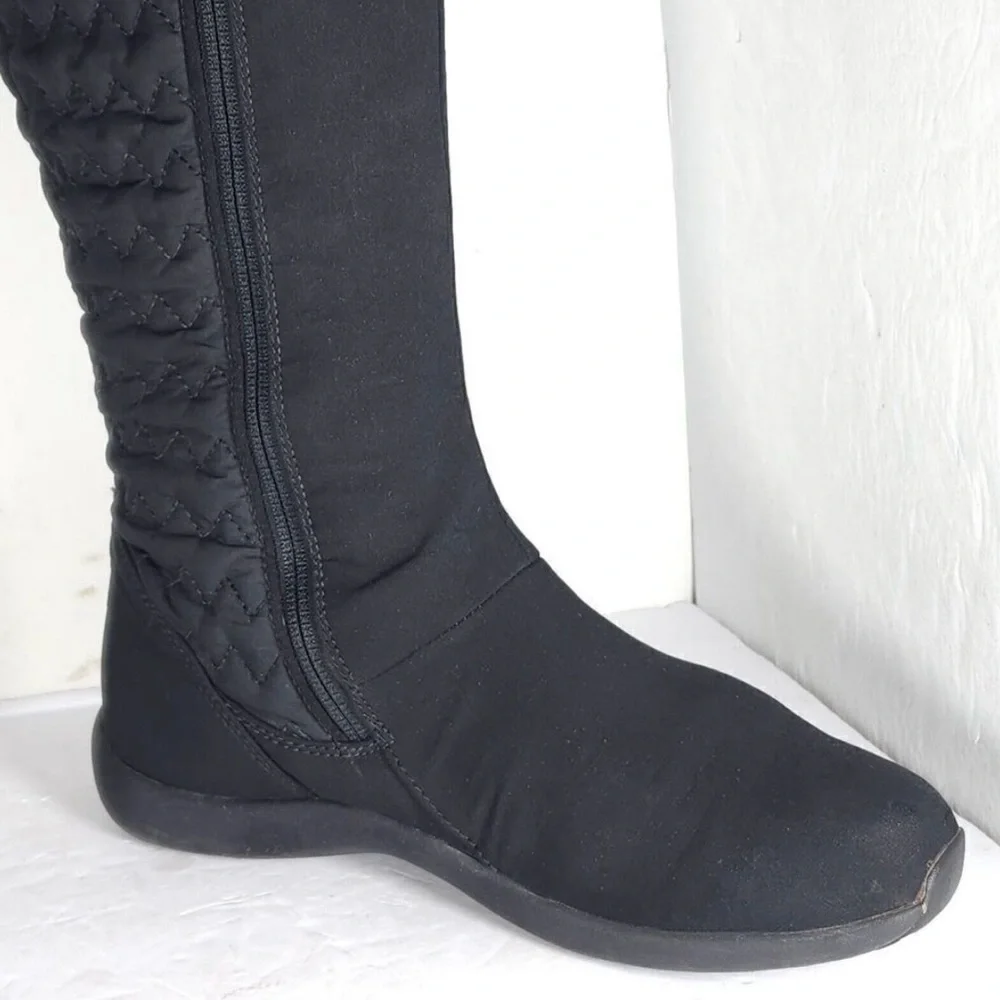Patagonia Women's Fiona US8,5 Black PrimaLoft Quilted SidebZip Tall Boots